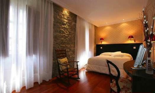 La Casona De Don Santos Hotel Proaza Bagian luar foto