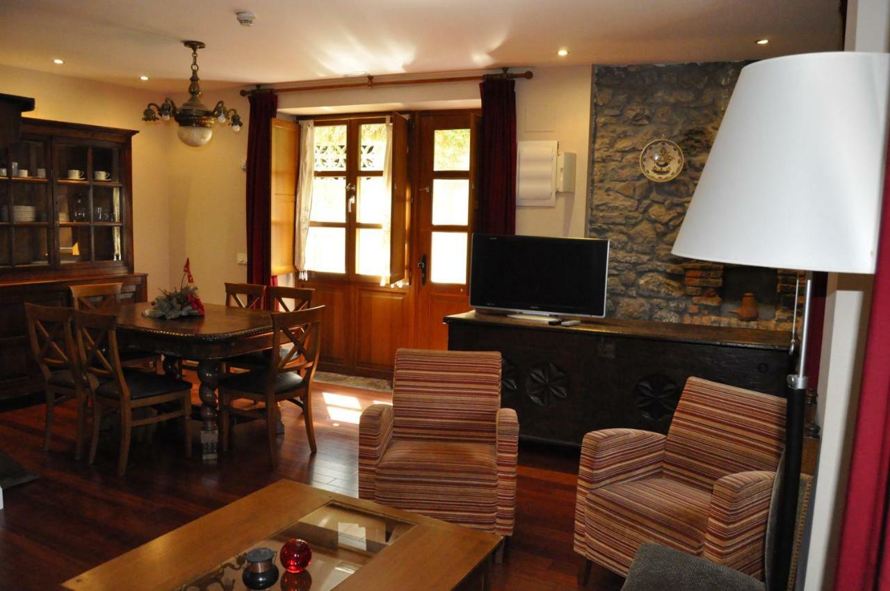 La Casona De Don Santos Hotel Proaza Bagian luar foto